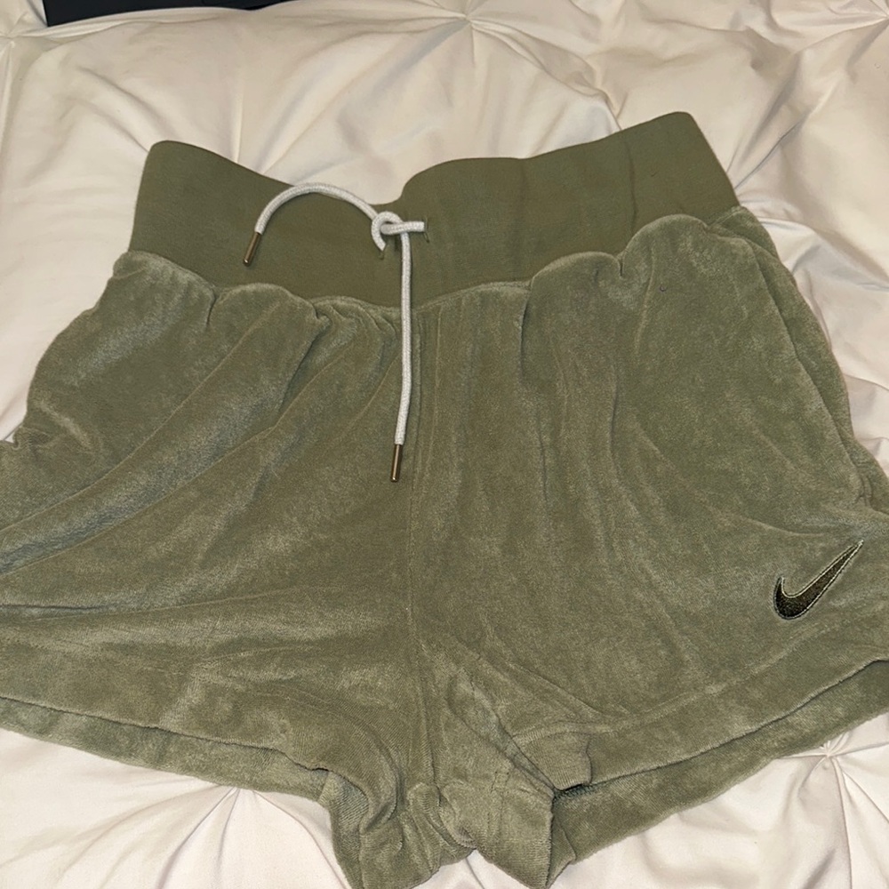 Nike Green Athletic Shorts with Elastic Waistband